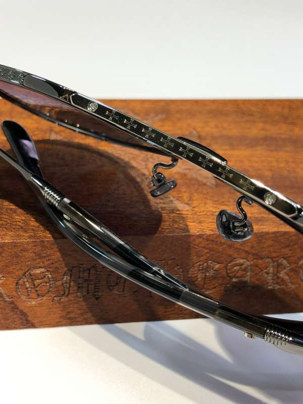 Picture of Chrome Hearts Sunglasses _SKUfw52080587fw